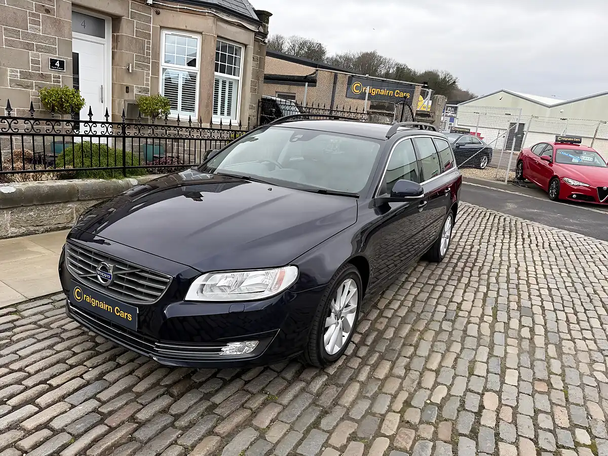 Used 2015 Volvo V70 Se Nav Magic Blue - Interior and Exterior details 3