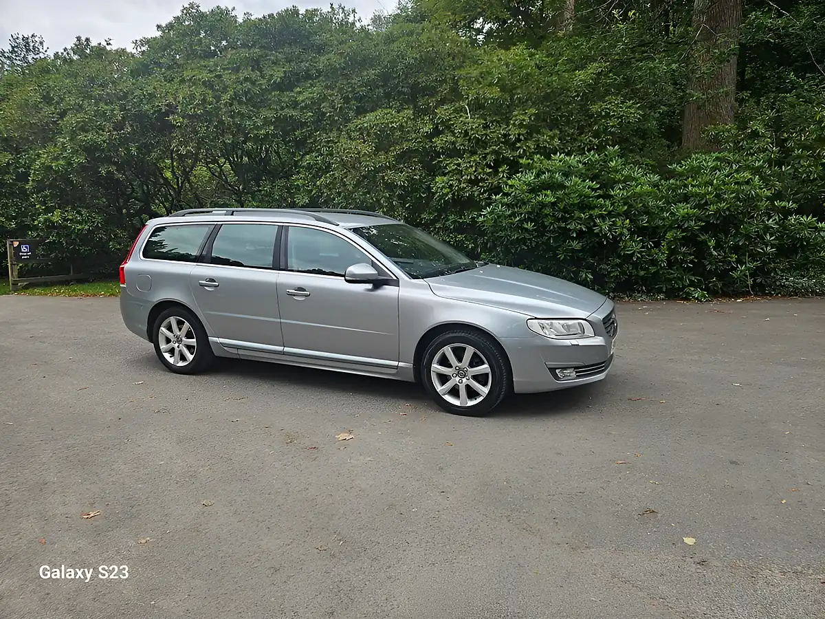 Used 2015 Volvo V70 Se Nav Silver - Front View