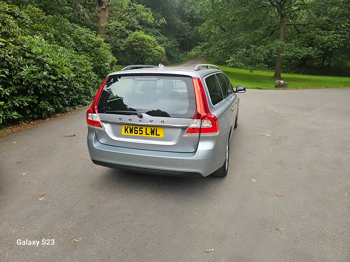 Used 2015 Volvo V70 Se Nav Silver - Interior and Exterior details 15