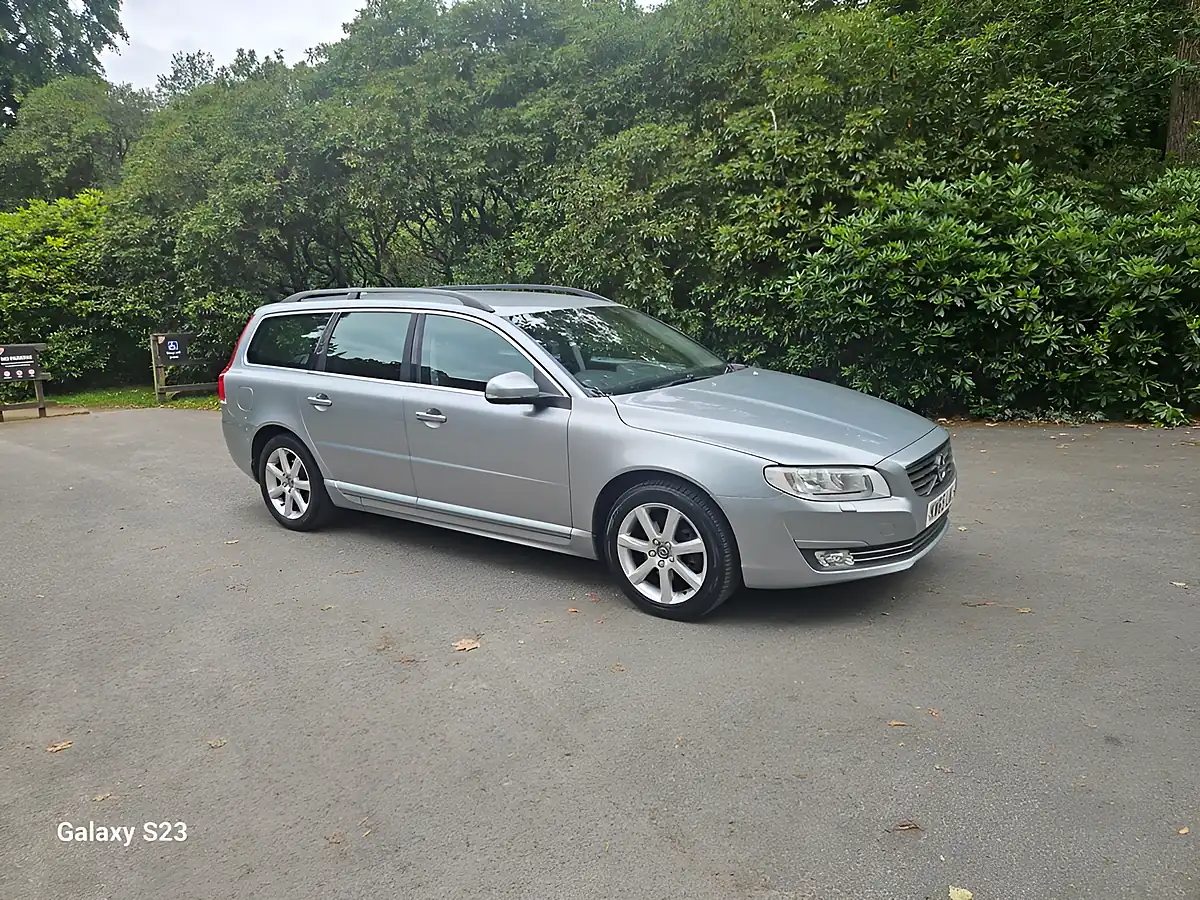 Used 2015 Volvo V70 Se Nav Silver - Interior and Exterior details 3