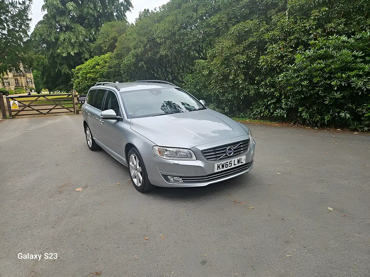 Used 2015 Volvo V70 Se Nav Silver - Interior and Exterior details 8