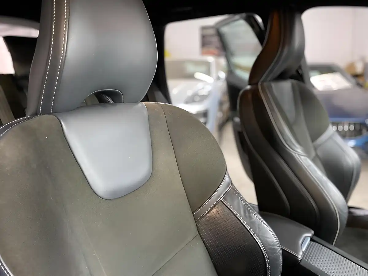 Used 2015 Volvo XC60 R-Design Grey - Interior and Exterior details 16