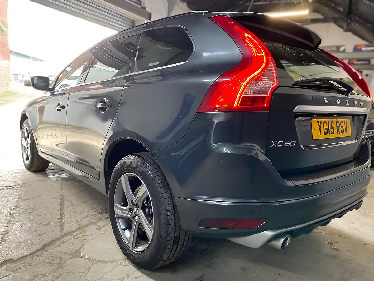 Used 2015 Volvo XC60 R-Design Grey - Interior and Exterior details 9