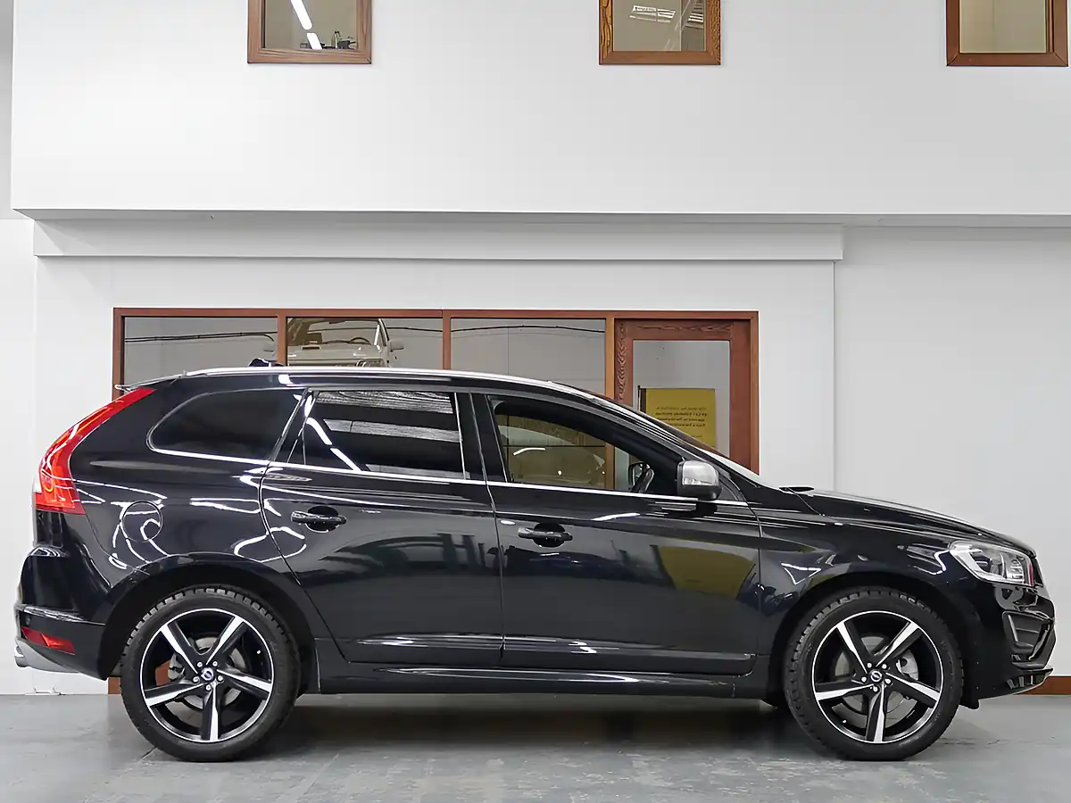 Used 2015 Volvo XC60 R-Design Lux Black - Interior and Exterior details 11