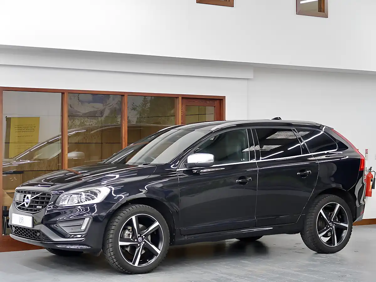 Used 2015 Volvo XC60 R-Design Lux Black - Interior and Exterior details 3