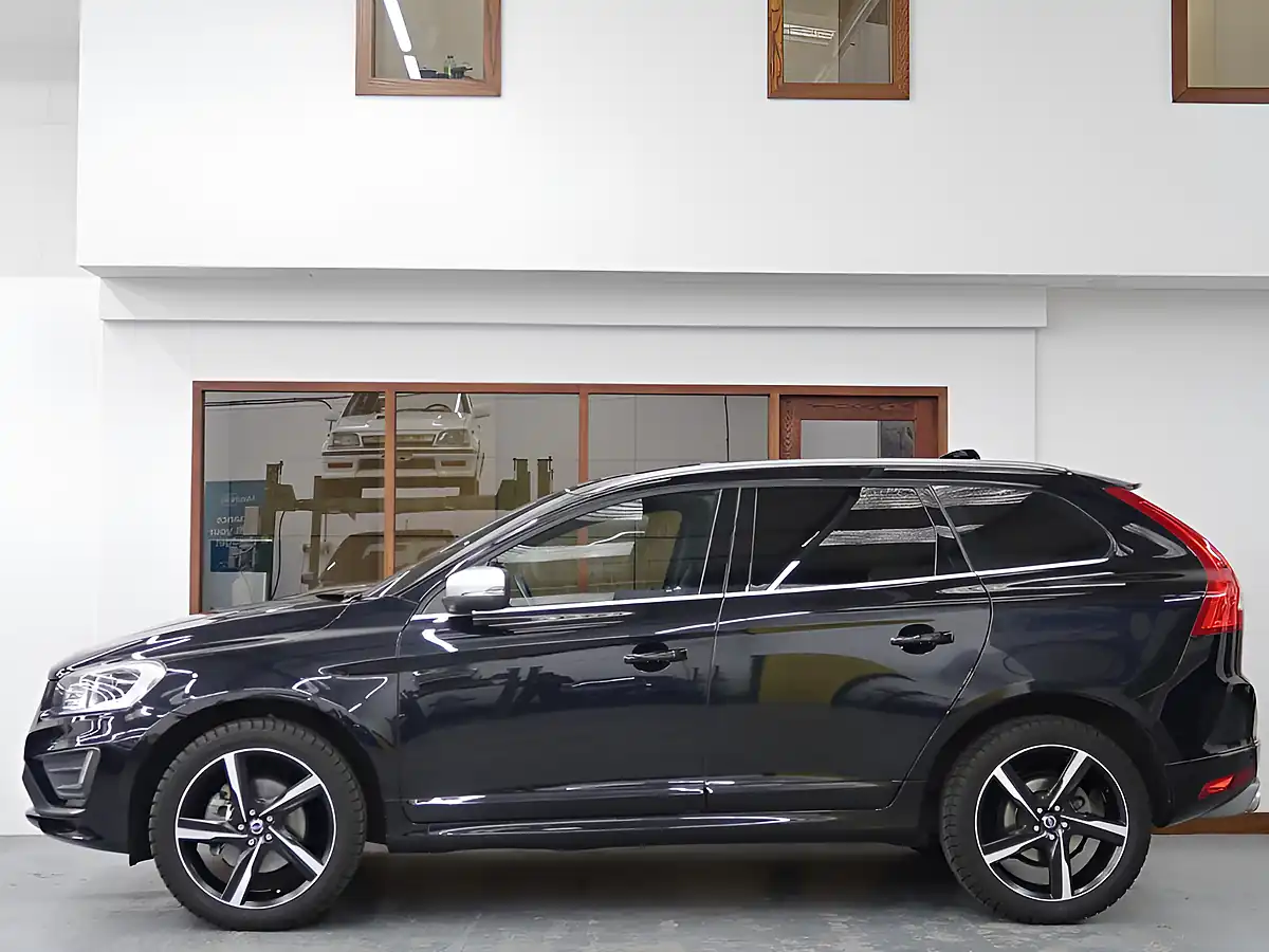 Used 2015 Volvo XC60 R-Design Lux Black - Interior and Exterior details 9