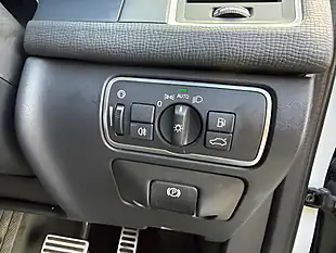 Used 2015 Volvo XC60 R-Design Lux Nav AWD Geartronic White - Interior and Exterior details 14