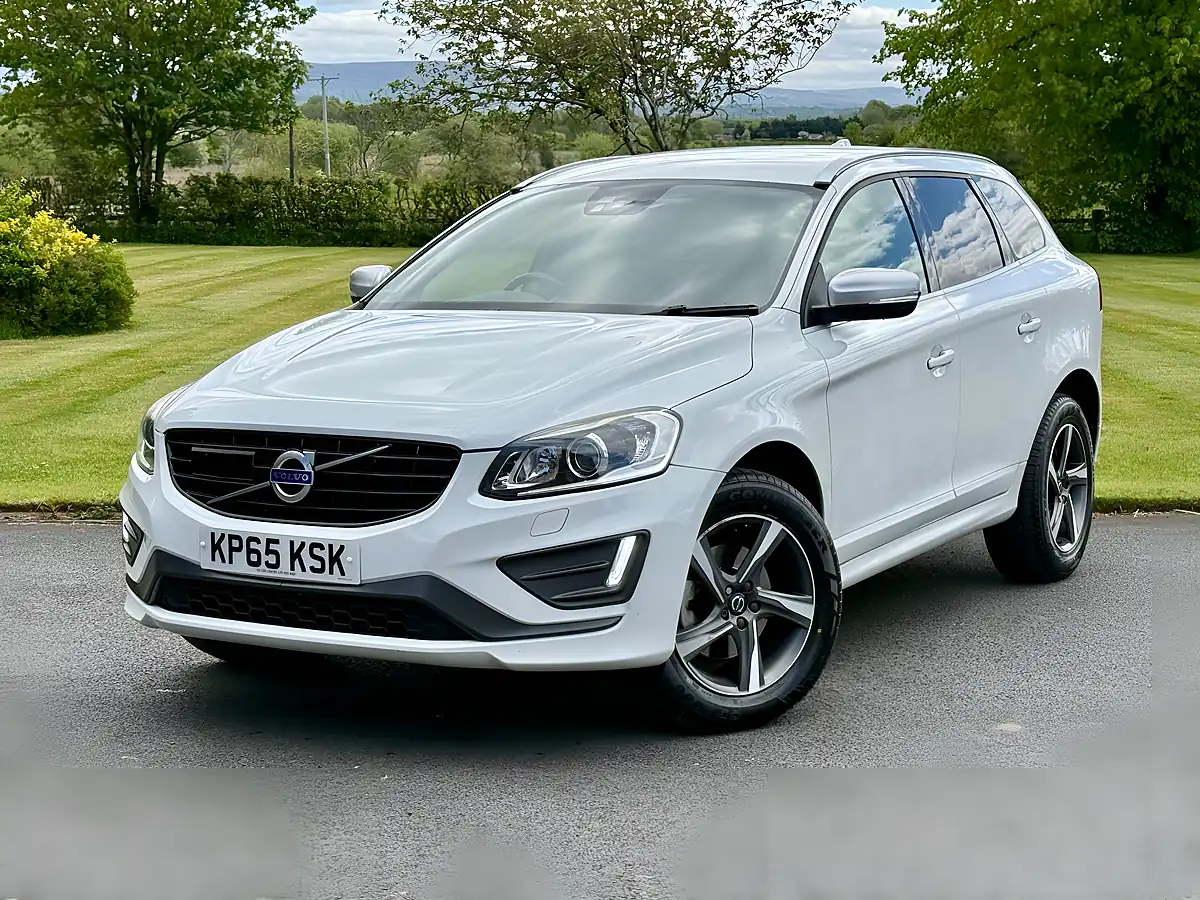 Used 2015 Volvo XC60 R-Design Lux Nav AWD Geartronic White - Interior and Exterior details 3