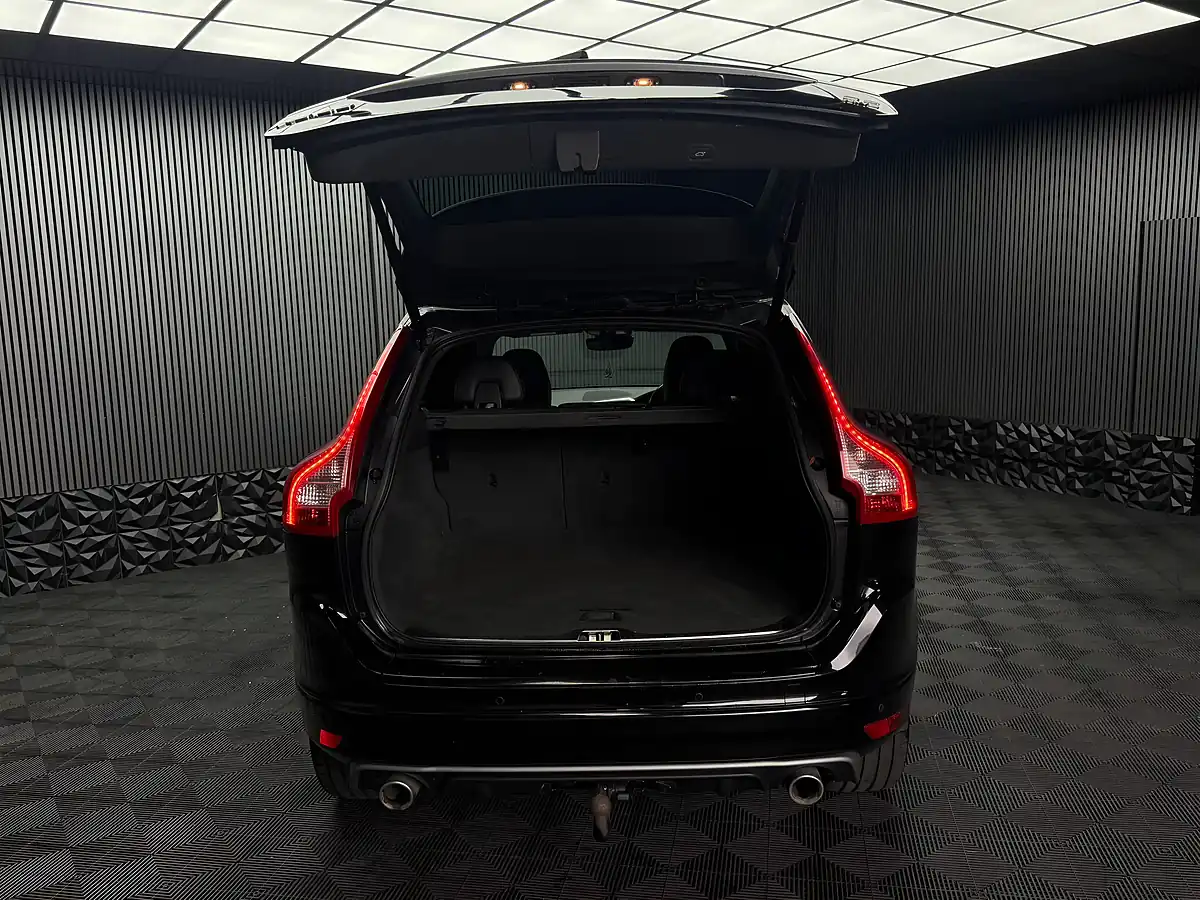 Used 2015 Volvo XC60 R-Design Lux Nav Black - Interior and Exterior details 11
