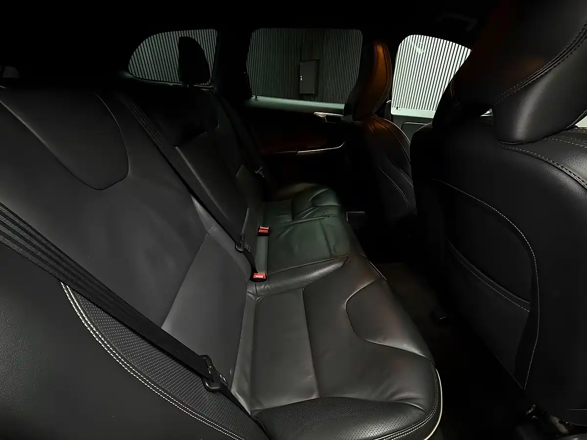 Used 2015 Volvo XC60 R-Design Lux Nav Black - Interior and Exterior details 13