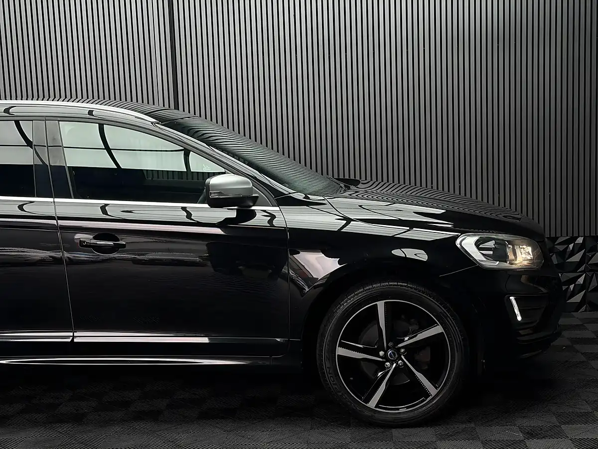 Used 2015 Volvo XC60 R-Design Lux Nav Black - Interior and Exterior details 18