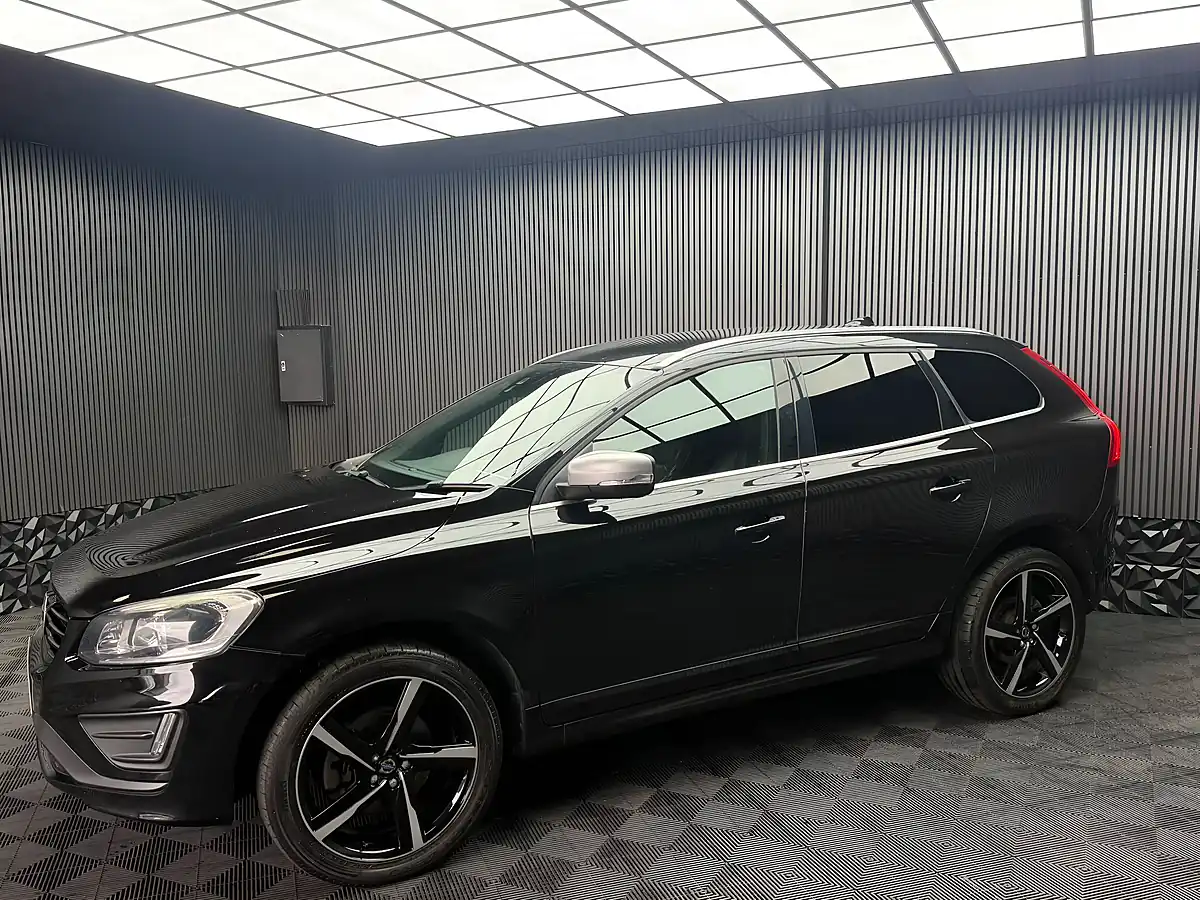 Used 2015 Volvo XC60 R-Design Lux Nav Black - Interior and Exterior details 9