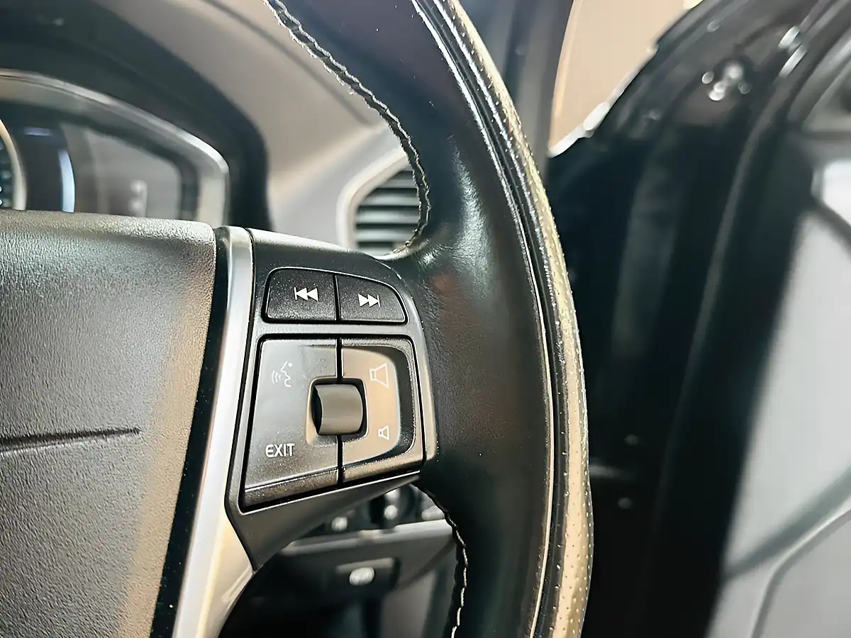 Used 2015 Volvo XC60 R-Design Lux Nav Black - Interior and Exterior details 18