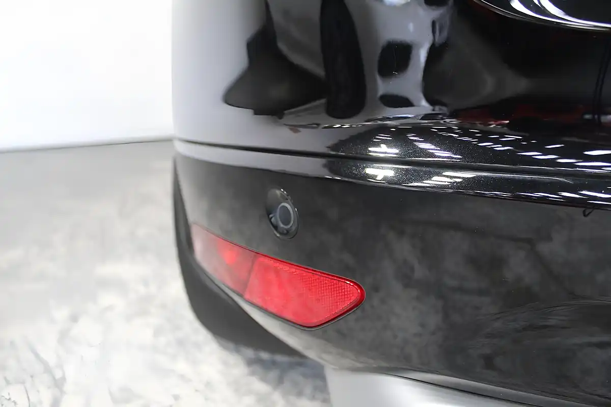 Used 2015 Volvo XC60 R-Design Lux Nav Black - Interior and Exterior details 11