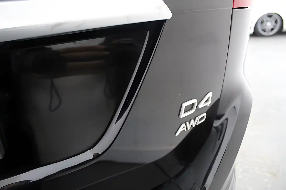 Used 2015 Volvo XC60 R-Design Lux Nav Black - Interior and Exterior details 12