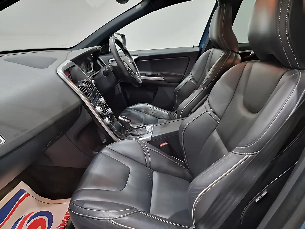 Used 2015 Volvo XC60 R-Design Lux Nav Blue - Interior and Exterior details 10