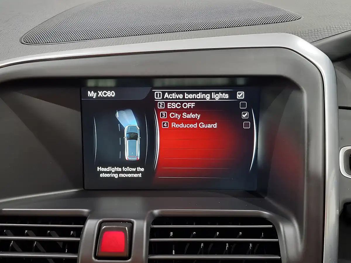 Used 2015 Volvo XC60 R-Design Lux Nav Blue - Interior and Exterior details 14