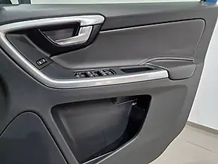 Used 2015 Volvo XC60 R-Design Lux Nav Blue - Interior and Exterior details 18