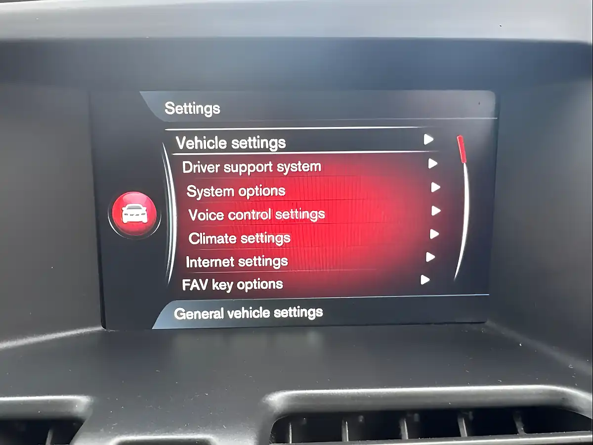 Used 2015 Volvo XC60 R-Design Lux Nav Grey - Interior and Exterior details 14
