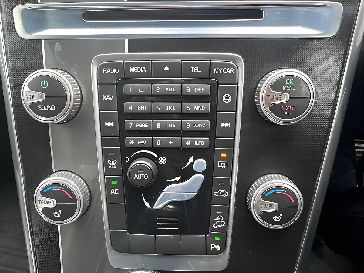 Used 2015 Volvo XC60 R-Design Lux Nav Grey - Interior and Exterior details 15