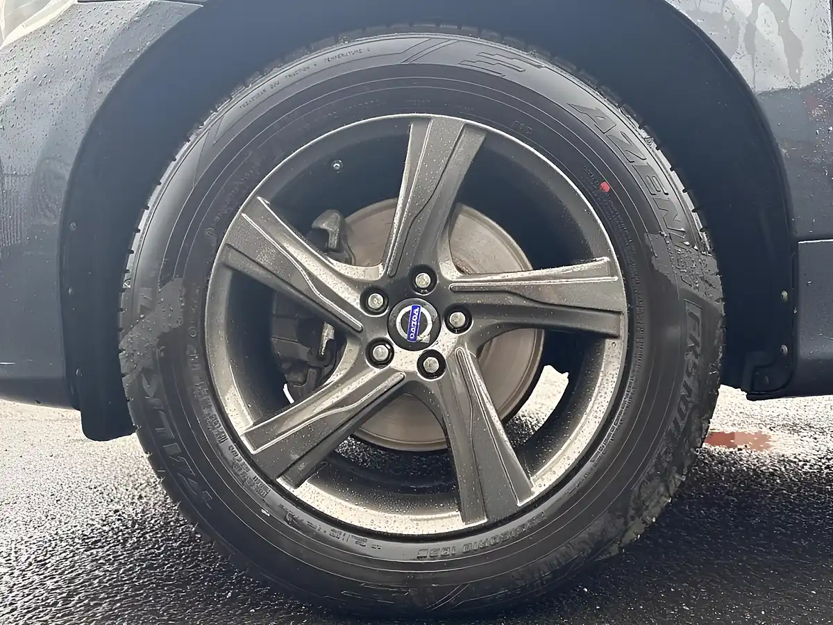 Used 2015 Volvo XC60 R-Design Lux Nav Grey - Interior and Exterior details 19