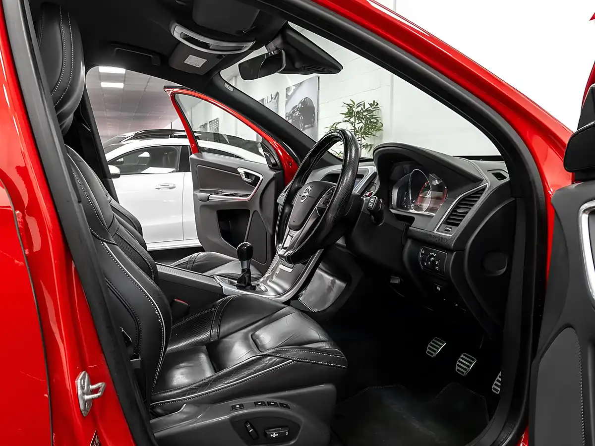 Used 2015 Volvo XC60 R-Design Lux Nav Red - Interior and Exterior details 14