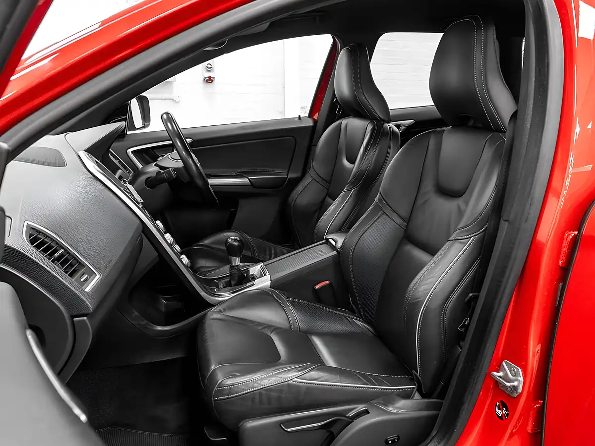 Used 2015 Volvo XC60 R-Design Lux Nav Red - Interior and Exterior details 20