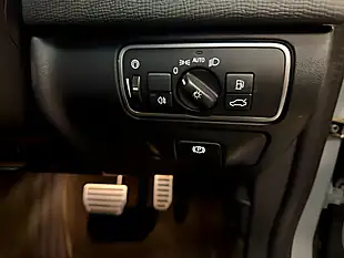 Used 2015 Volvo XC60 R-Design Lux Nav Silver - Interior and Exterior details 16