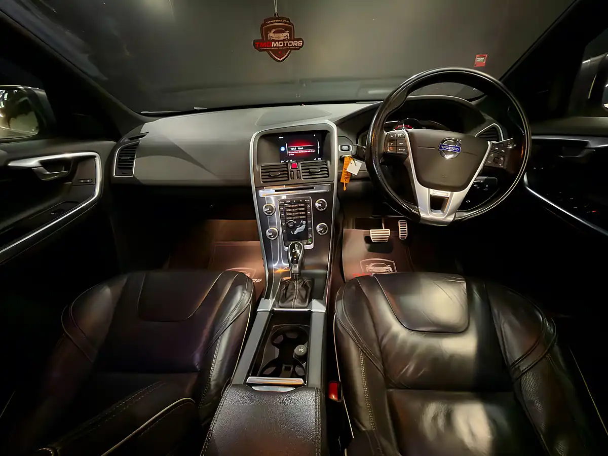 Used 2015 Volvo XC60 R-Design Lux Nav Silver - Interior and Exterior details 8