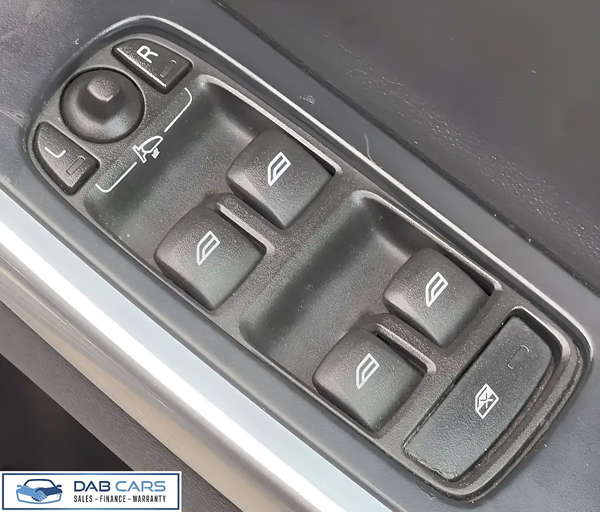 Used 2015 Volvo XC60 R-Design Luxury Nav Grey - Interior and Exterior details 10