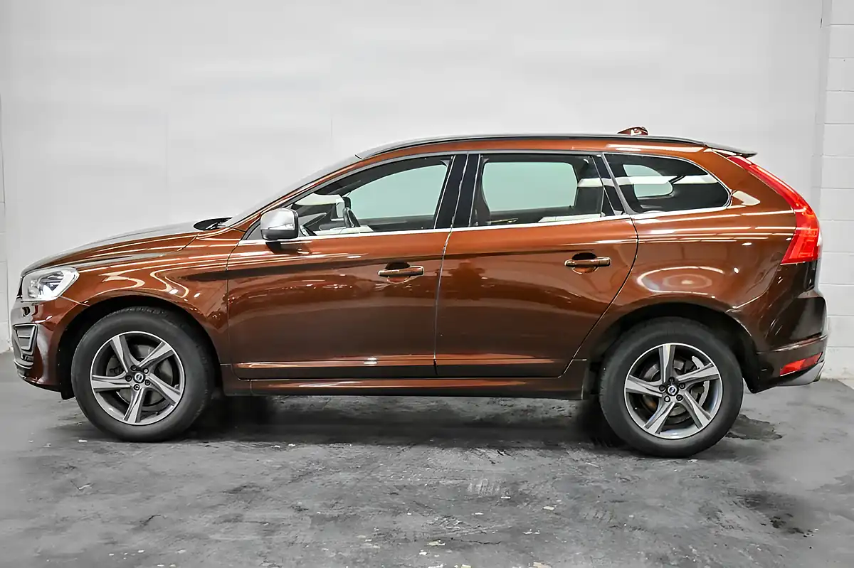 Used 2015 Volvo XC60 R-Design Nav Bronze - Interior and Exterior details 2
