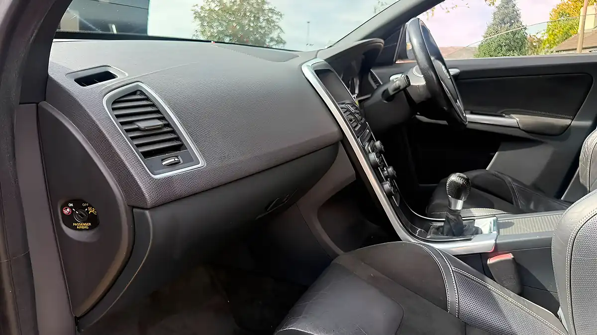 Used 2015 Volvo XC60 R-Design Nav Grey - Interior and Exterior details 16