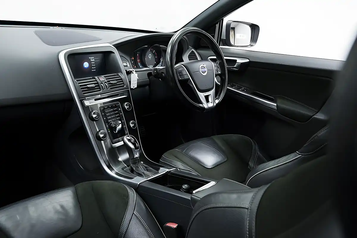 Used 2015 Volvo XC60 R-Design Nav Grey - Interior and Exterior details 15