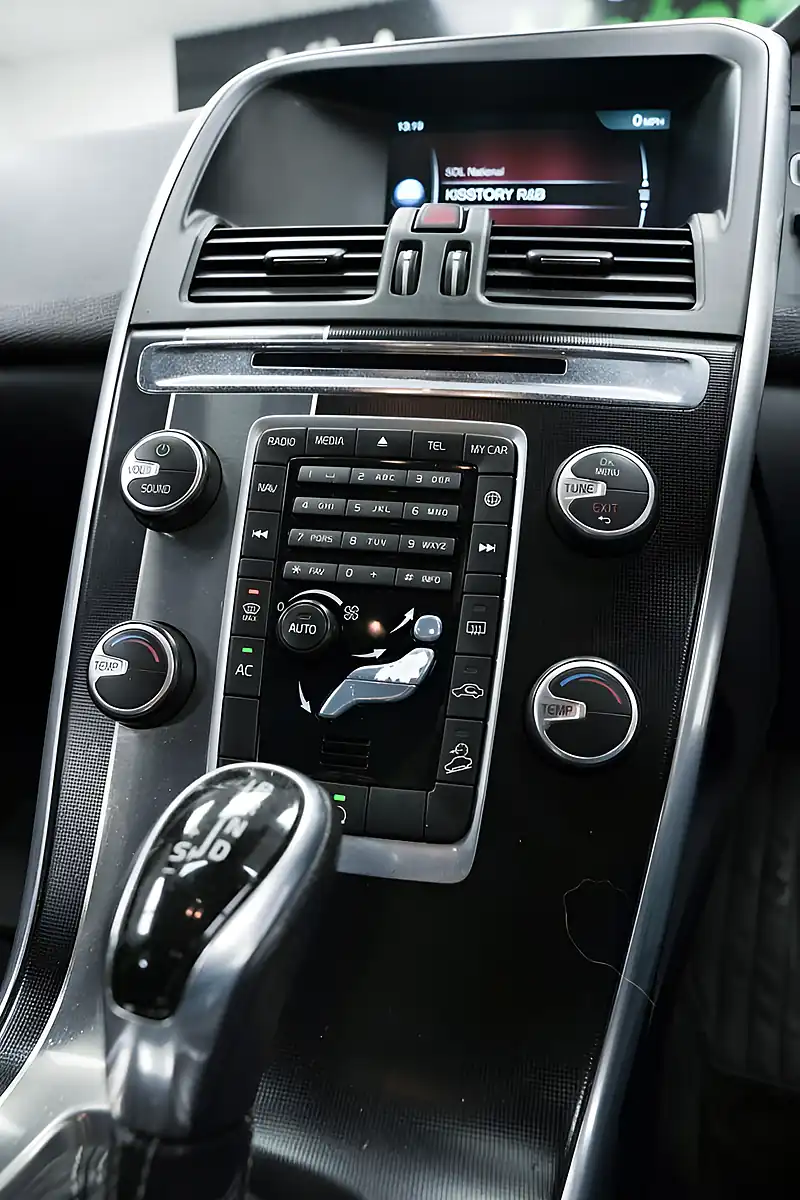 Used 2015 Volvo XC60 R-Design Nav Grey - Interior and Exterior details 17