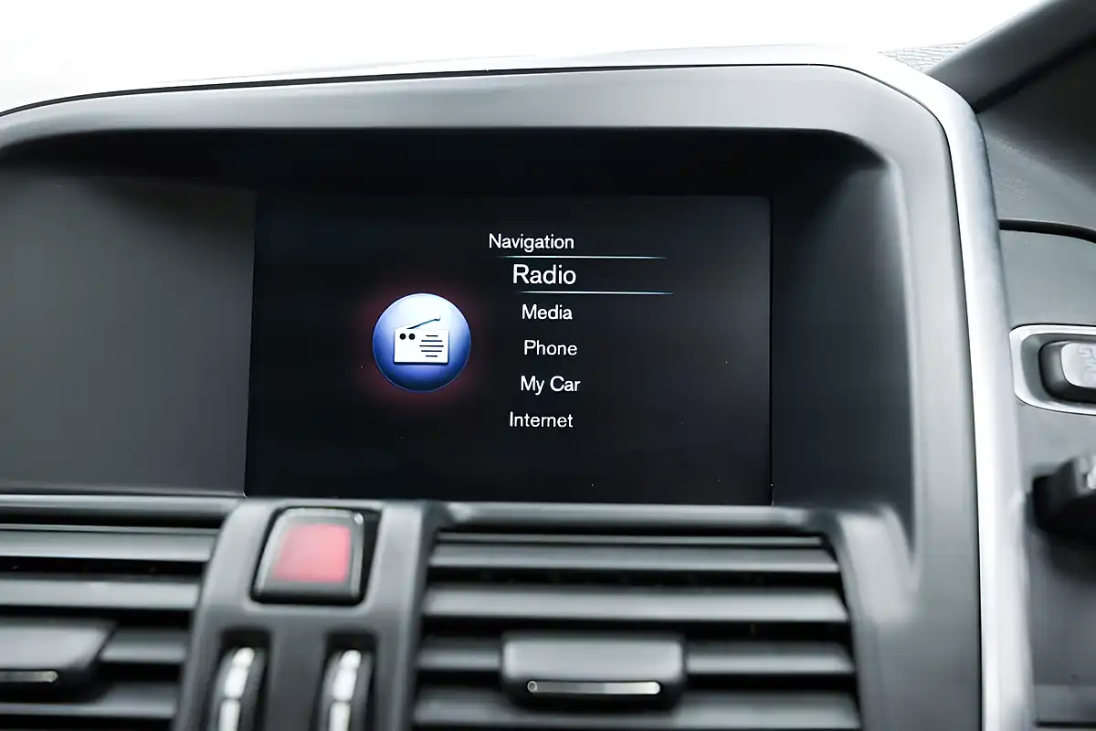 Used 2015 Volvo XC60 R-Design Nav Grey - Interior and Exterior details 18