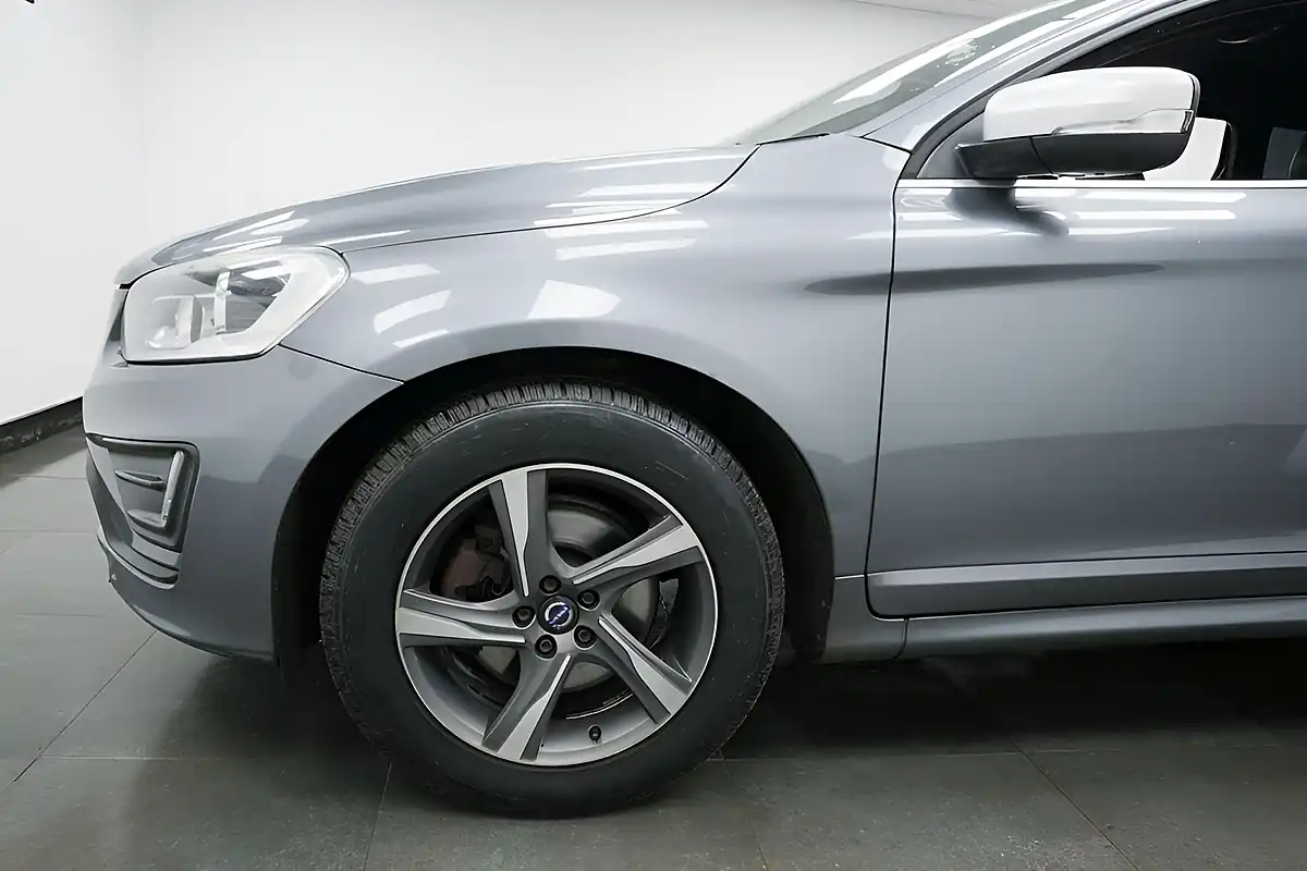 Used 2015 Volvo XC60 R-Design Nav Grey - Interior and Exterior details 5