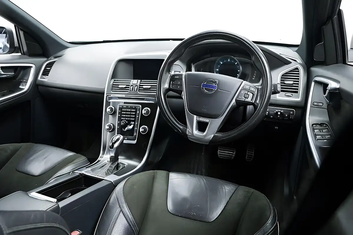 Used 2015 Volvo XC60 R-Design Nav Grey - Interior and Exterior details 9