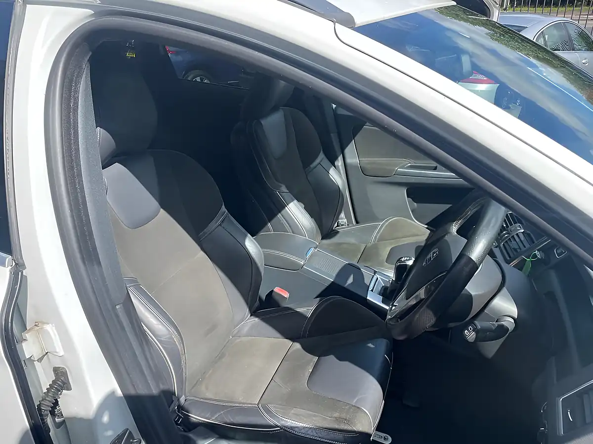 Used 2015 Volvo XC60 R-Design Nav White - Interior and Exterior details 11