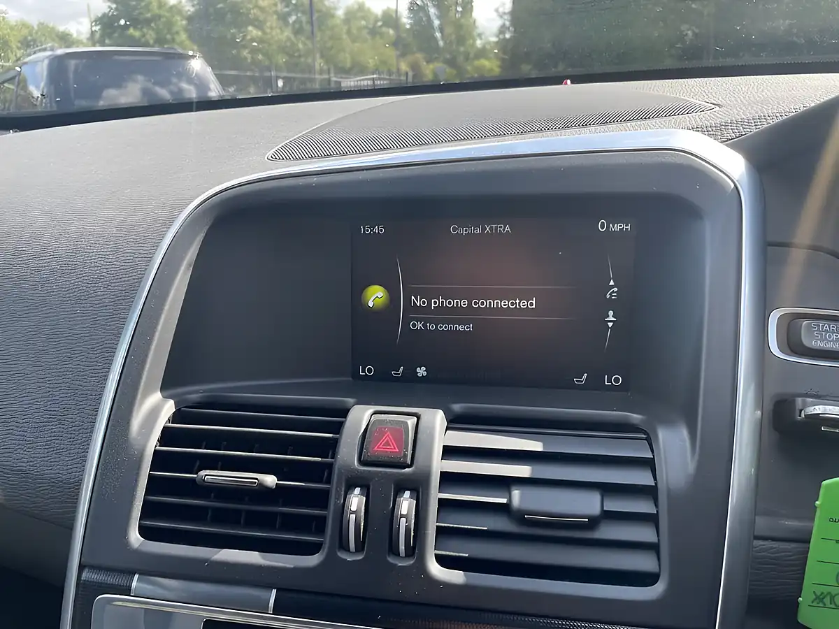 Used 2015 Volvo XC60 R-Design Nav White - Interior and Exterior details 17
