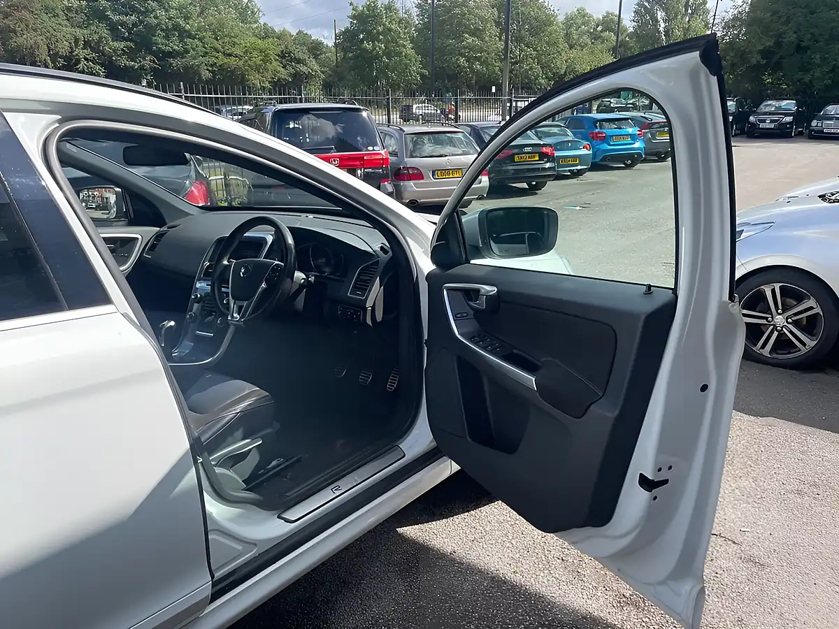 Used 2015 Volvo XC60 R-Design Nav White - Interior and Exterior details 8