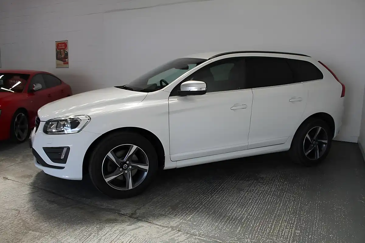 Used 2015 Volvo XC60 R-Design Nav White - Interior and Exterior details 3