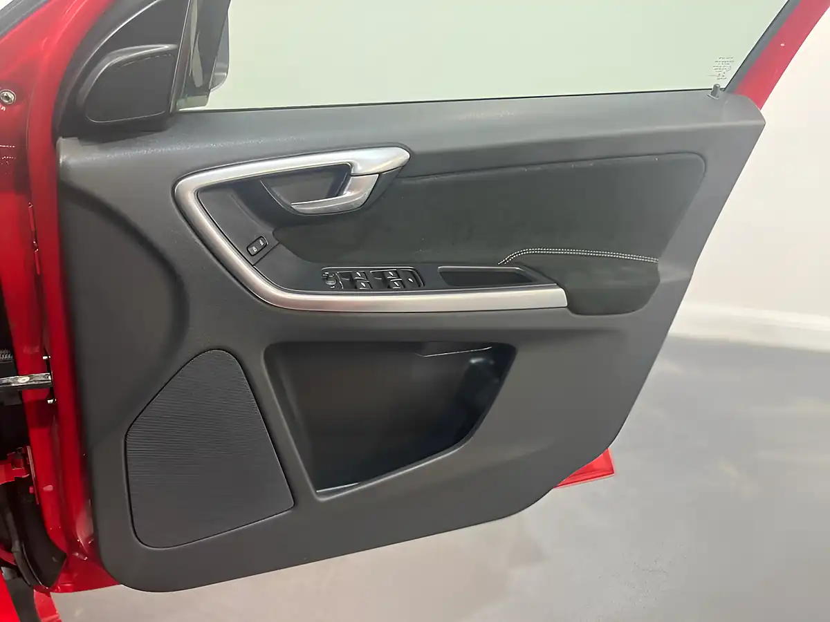 Used 2015 Volvo XC60 R-Design Red - Interior and Exterior details 11