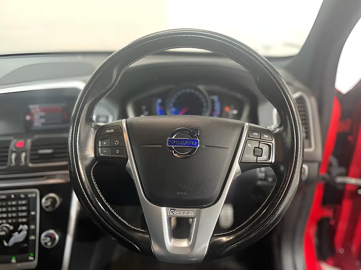 Used 2015 Volvo XC60 R-Design Red - Interior and Exterior details 14