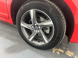 Used 2015 Volvo XC60 R-Design Red - Interior and Exterior details 8