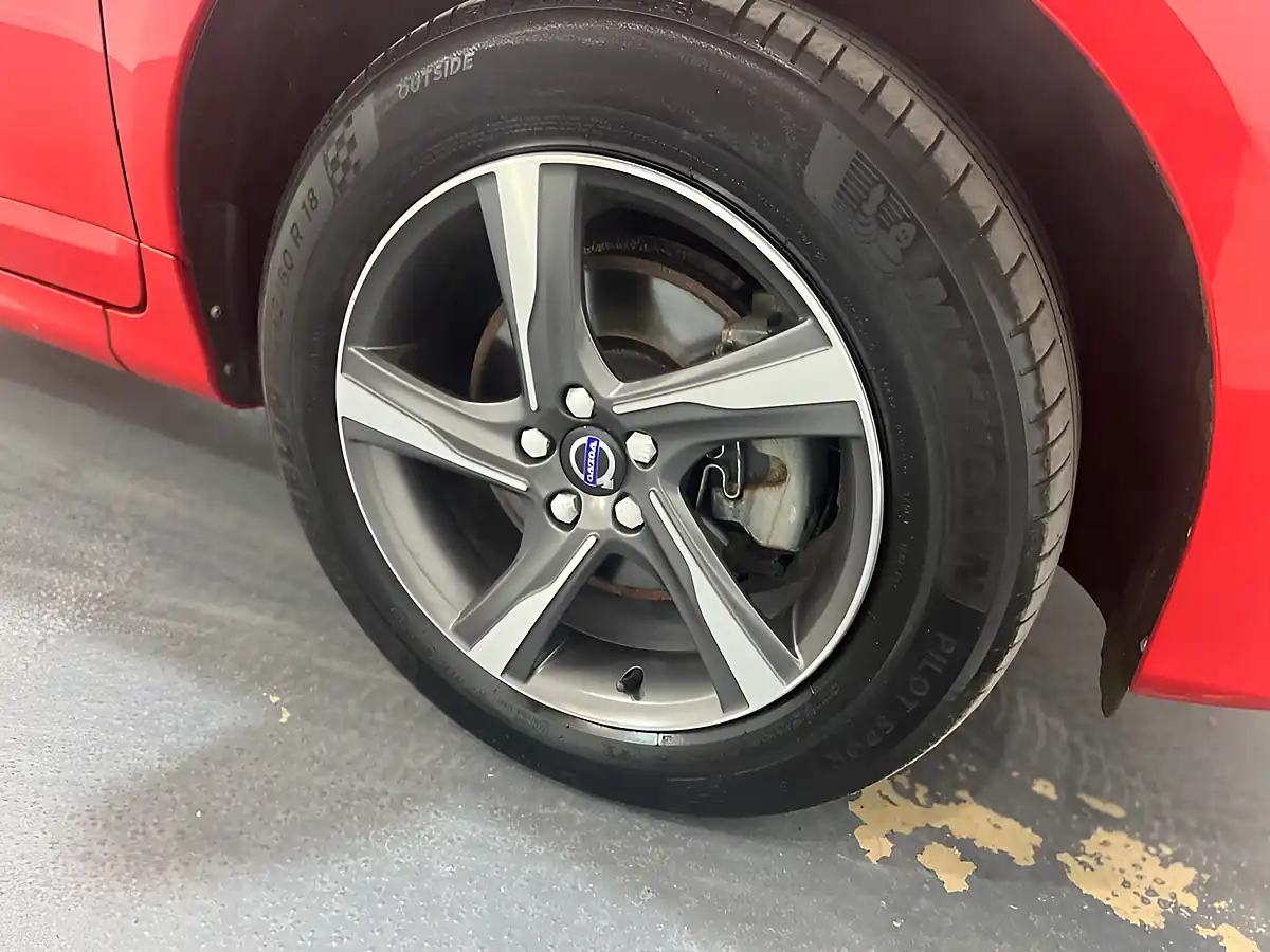 Used 2015 Volvo XC60 R-Design Red - Interior and Exterior details 8
