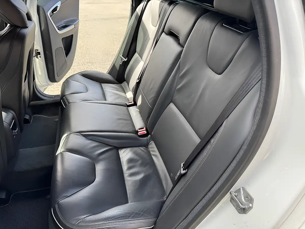 Used 2015 Volvo XC60 R-Design White - Interior and Exterior details 12