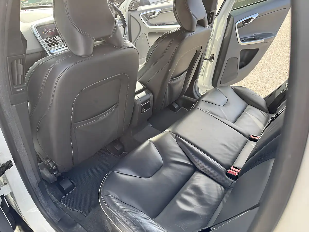 Used 2015 Volvo XC60 R-Design White - Interior and Exterior details 15