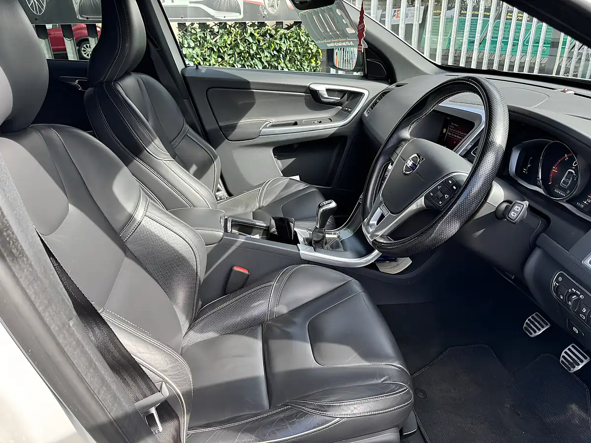 Used 2015 Volvo XC60 R-Design White - Interior and Exterior details 6