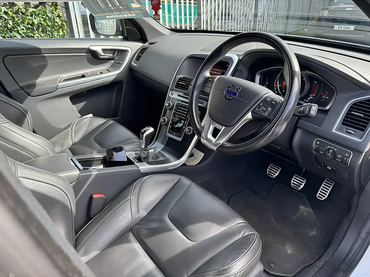 Used 2015 Volvo XC60 R-Design White - Interior and Exterior details 7
