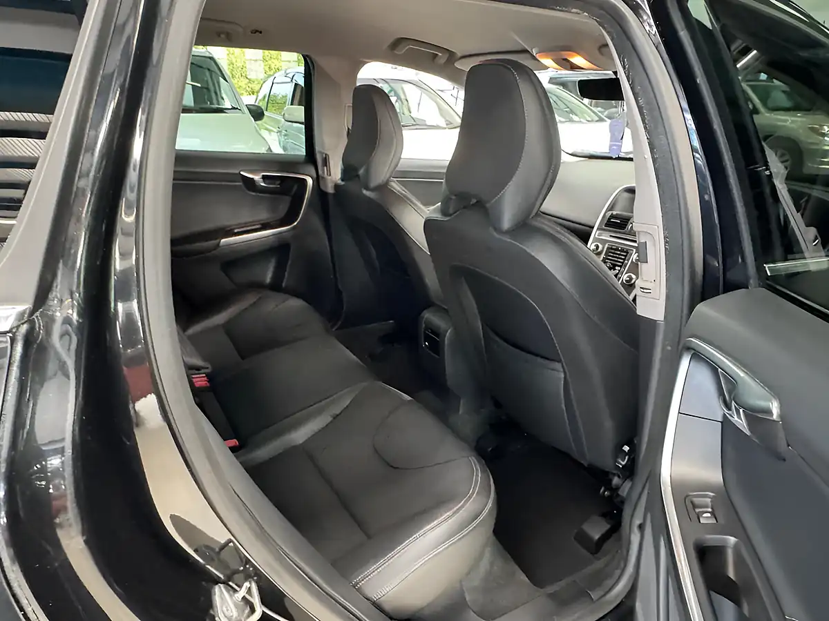 Used 2015 Volvo XC60 Se Black - Interior and Exterior details 12